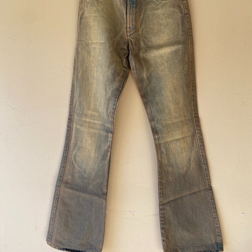 Unique Flared Jeans w Acid Wash